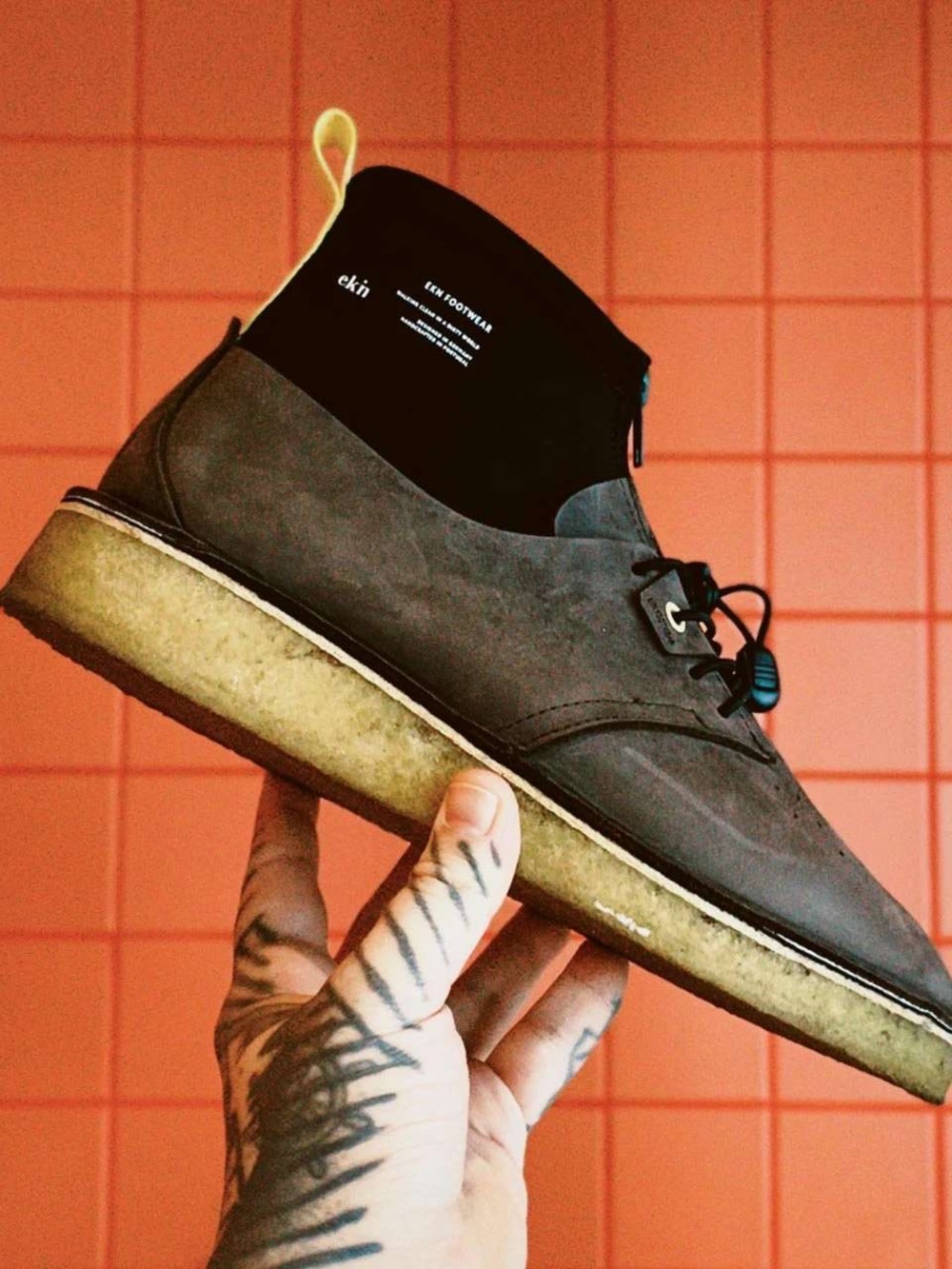 Ekn Men's Brown Leather Gum Sole Chukka Boot